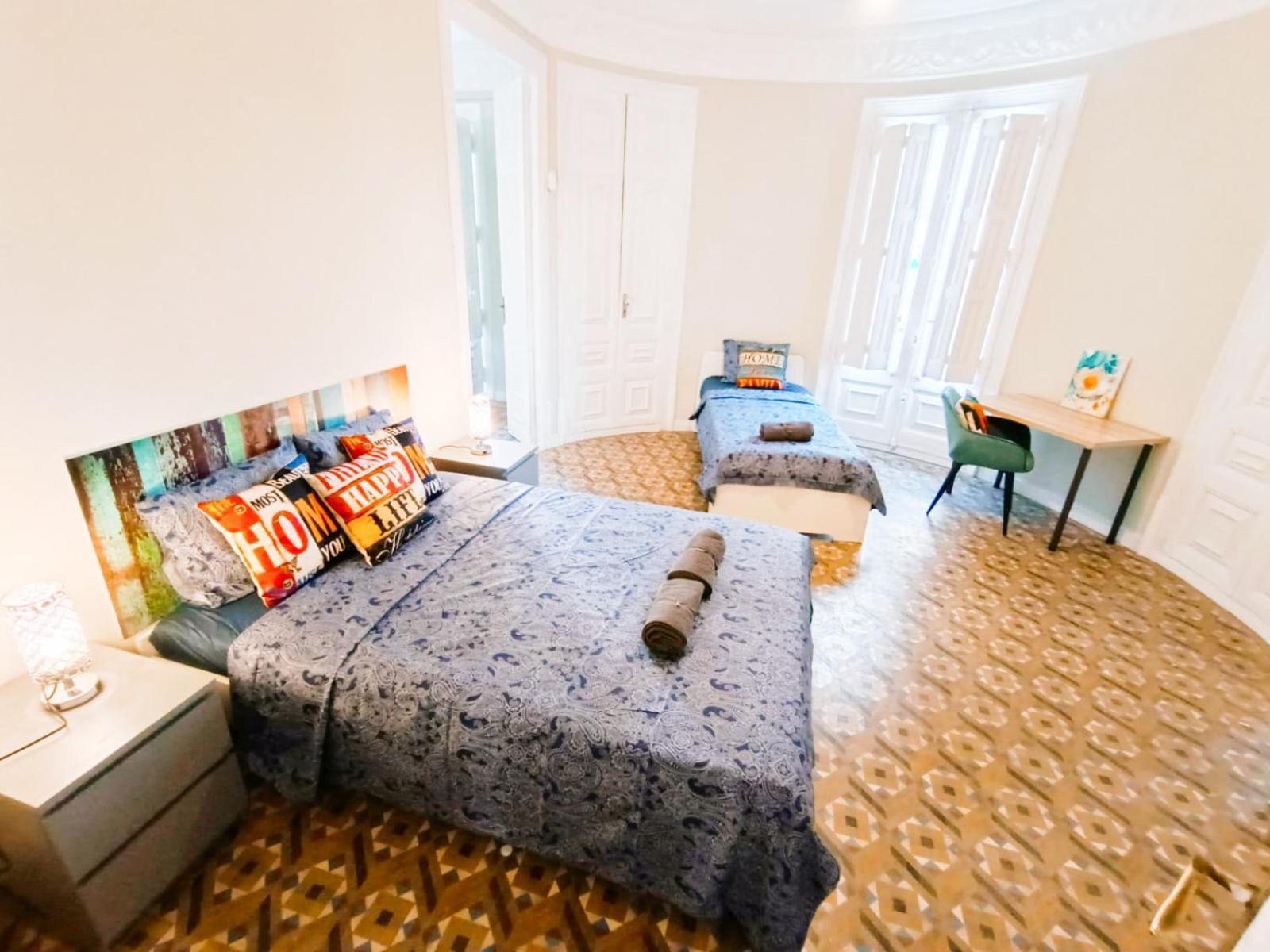 Private Rooms By Plaza Catalunya Barcelona Exterior photo