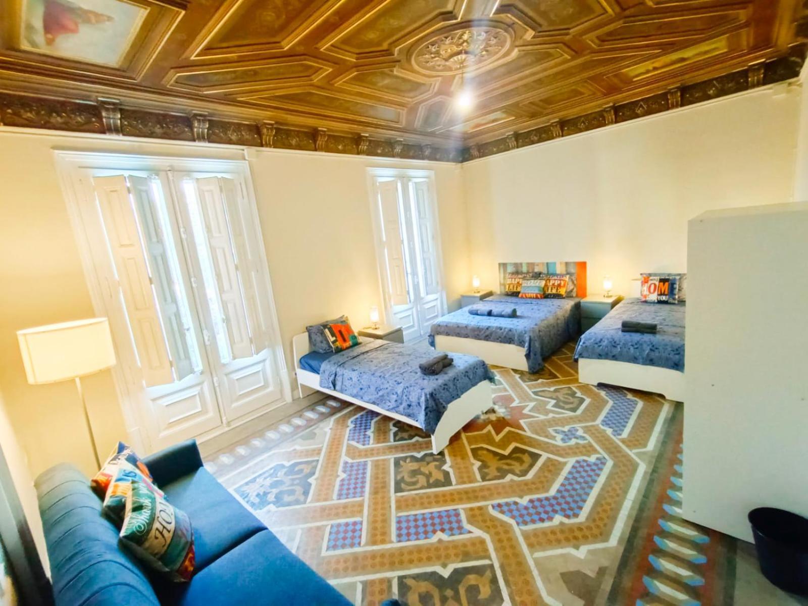 Private Rooms By Plaza Catalunya Barcelona Exterior photo