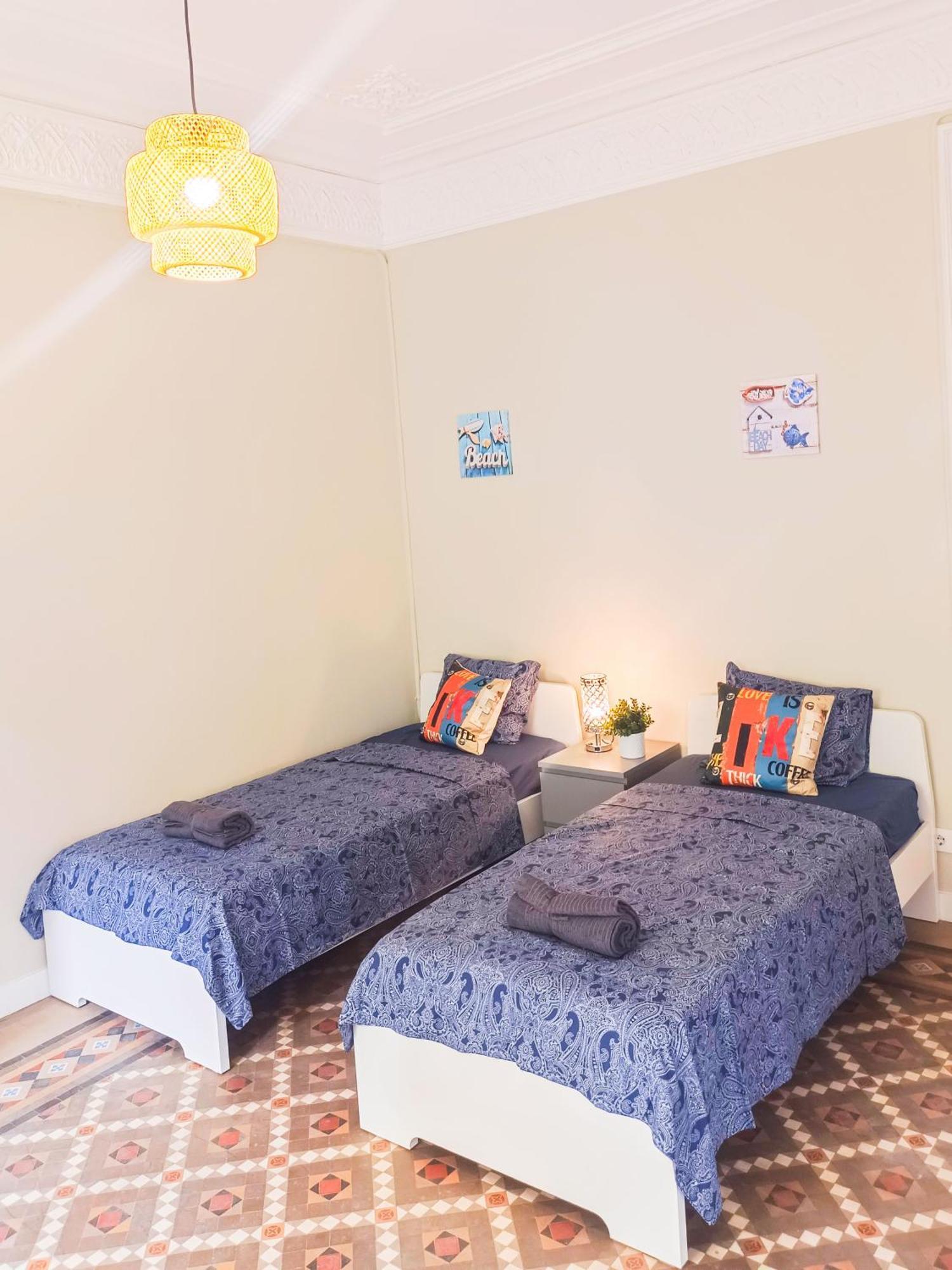 Private Rooms By Plaza Catalunya Barcelona Exterior photo