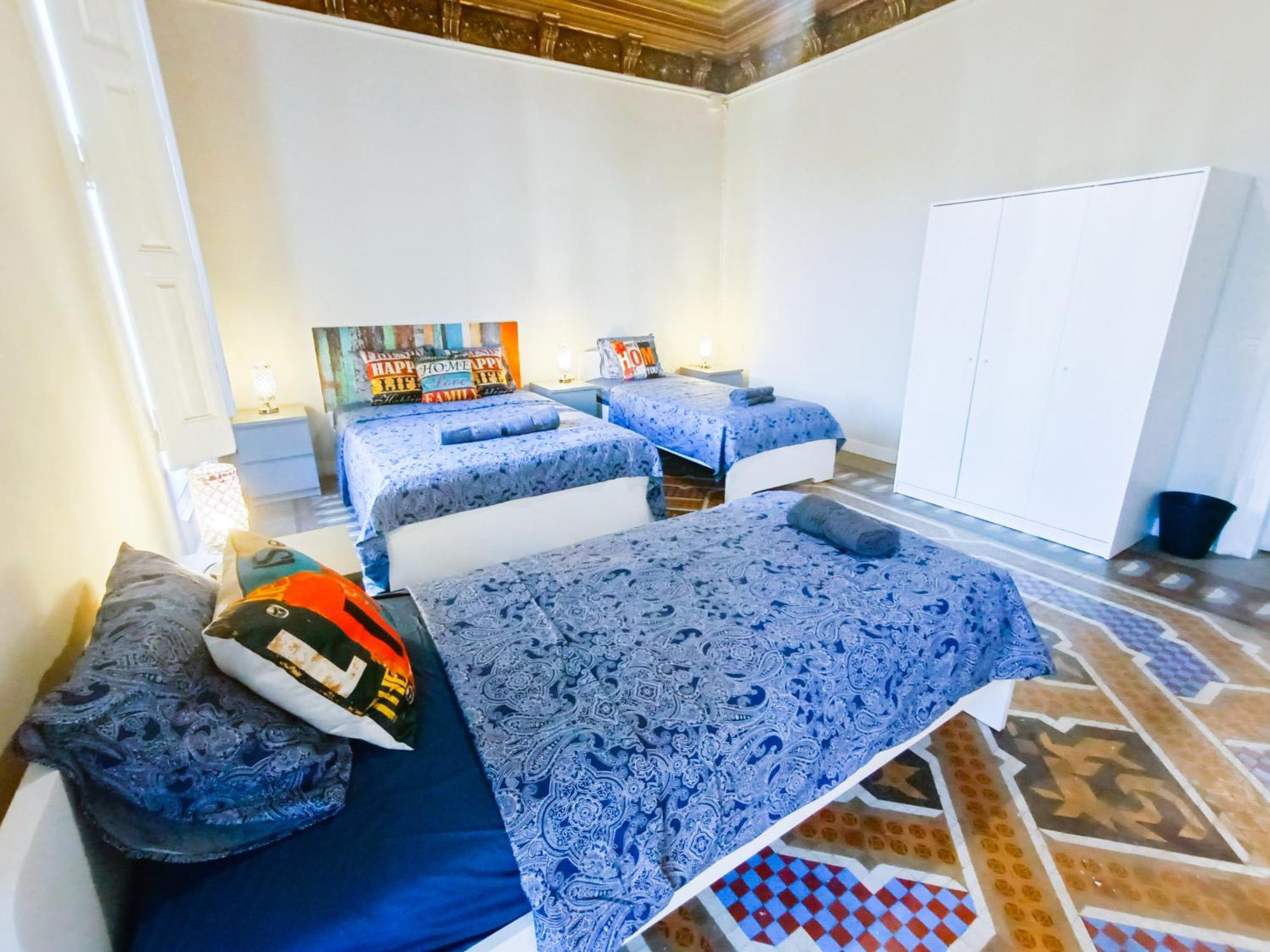 Private Rooms By Plaza Catalunya Barcelona Exterior photo
