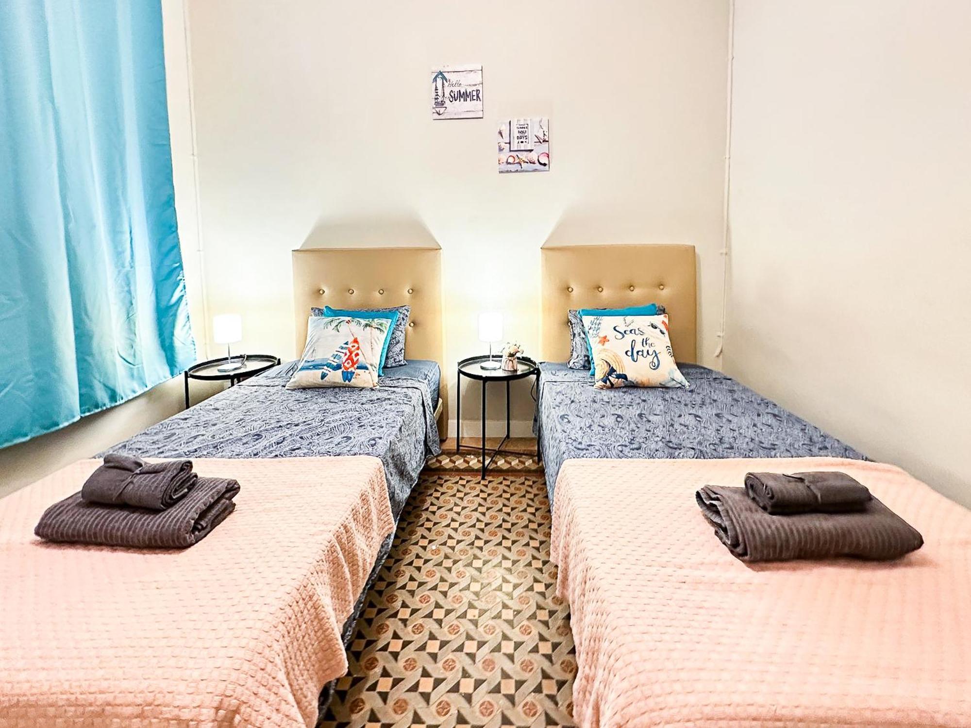 Private Rooms By Plaza Catalunya Barcelona Exterior photo